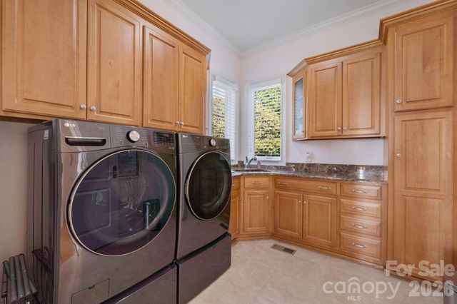 2477 Peninsula Shores Court, Denver, NC 28037