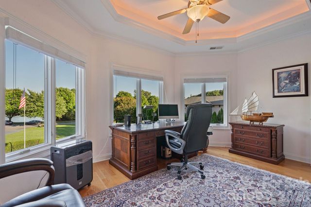 2477 Peninsula Shores Court, Denver, NC 28037