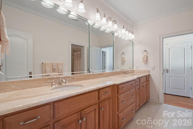 2477 Peninsula Shores Court, Denver, NC 28037