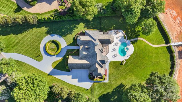 2477 Peninsula Shores Court, Denver, NC 28037