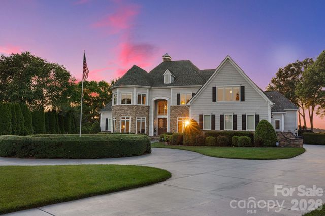 2477 Peninsula Shores Court, Denver, NC 28037