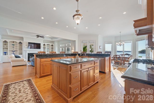 2477 Peninsula Shores Court, Denver, NC 28037