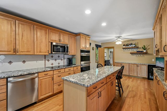 76 Holts Point Road, Sandown, NH 03873