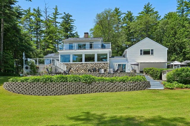 76 Holts Point Road, Sandown, NH 03873
