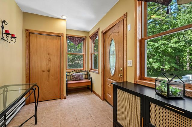 76 Holts Point Road, Sandown, NH 03873