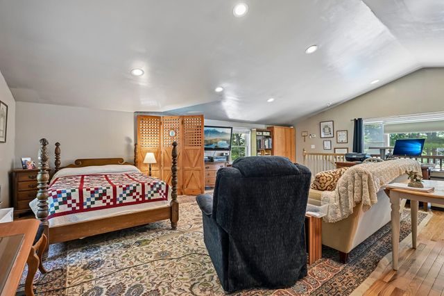 76 Holts Point Road, Sandown, NH 03873
