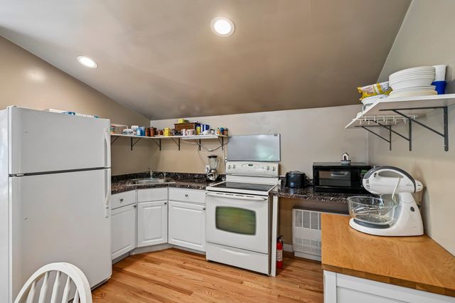 76 Holts Point Road, Sandown, NH 03873