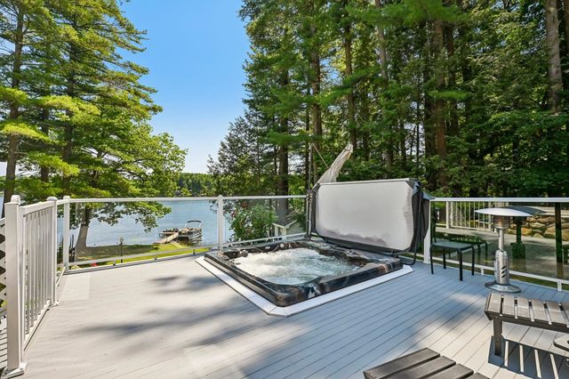 76 Holts Point Road, Sandown, NH 03873