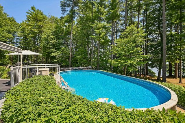 76 Holts Point Road, Sandown, NH 03873