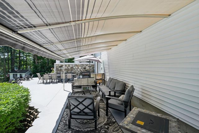 76 Holts Point Road, Sandown, NH 03873