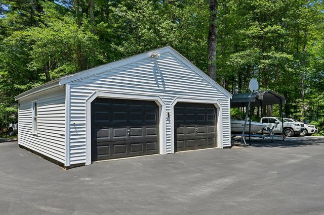 76 Holts Point Road, Sandown, NH 03873
