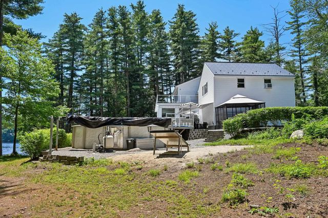 76 Holts Point Road, Sandown, NH 03873