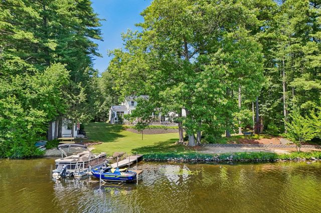 76 Holts Point Road, Sandown, NH 03873