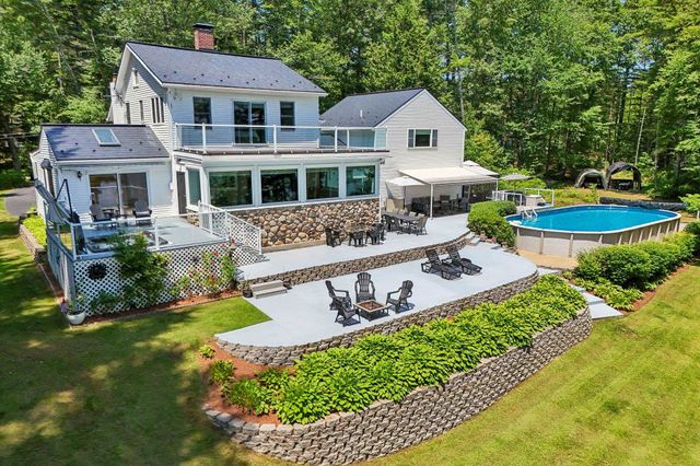 76 Holts Point Road, Sandown, NH 03873