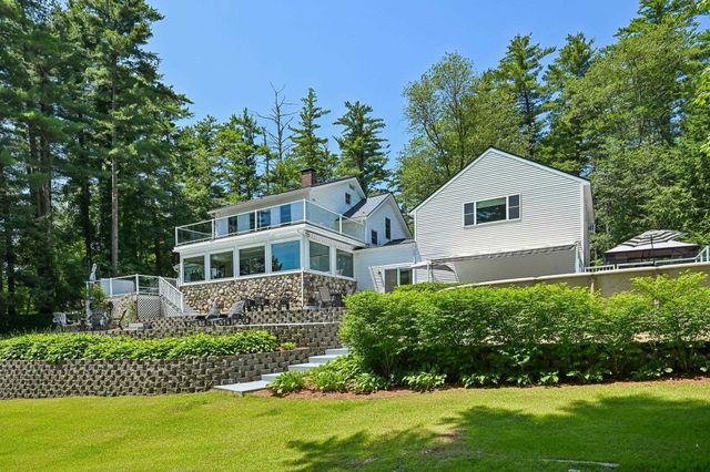 76 Holts Point Road, Sandown, NH 03873