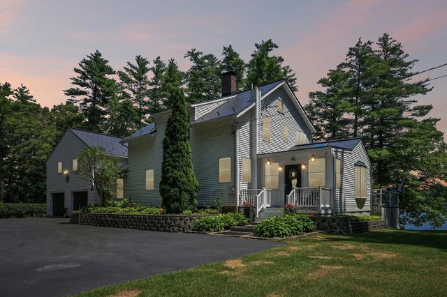 76 Holts Point Road, Sandown, NH 03873