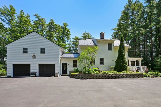 76 Holts Point Road, Sandown, NH 03873