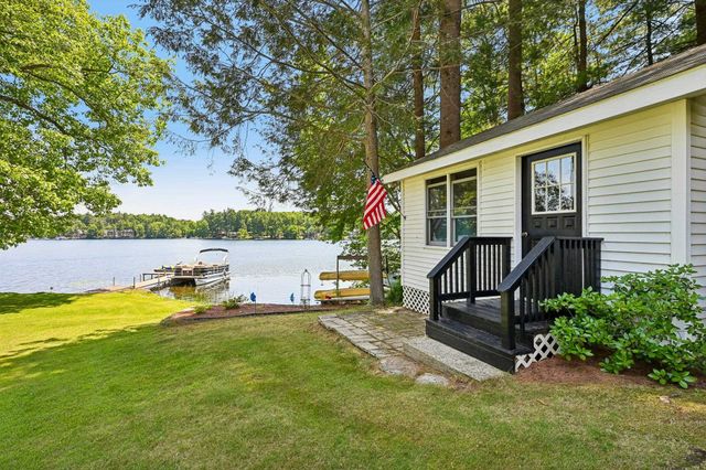 76 Holts Point Road, Sandown, NH 03873