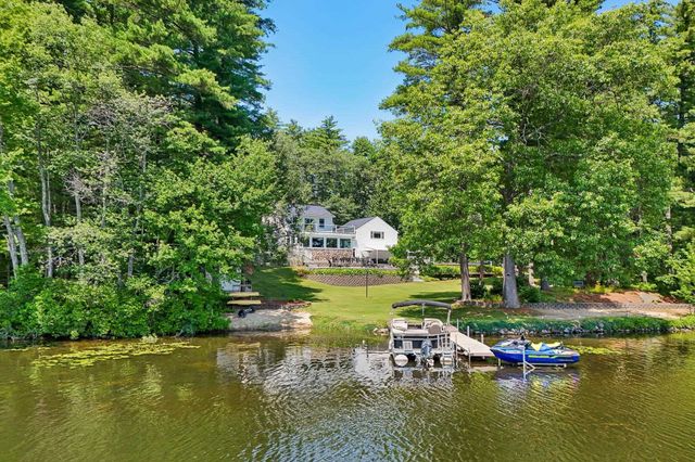 76 Holts Point Road, Sandown, NH 03873