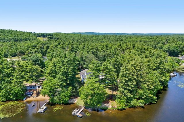 76 Holts Point Road, Sandown, NH 03873