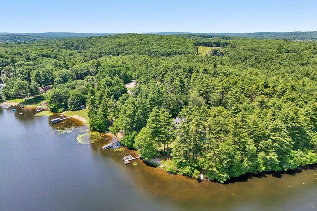 76 Holts Point Road, Sandown, NH 03873
