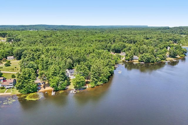 76 Holts Point Road, Sandown, NH 03873
