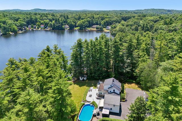 76 Holts Point Road, Sandown, NH 03873