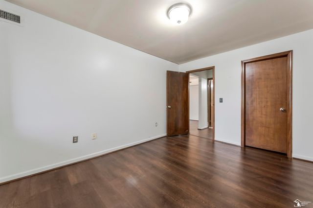 2465 Riverside Drive 113, Trenton, MI 48183