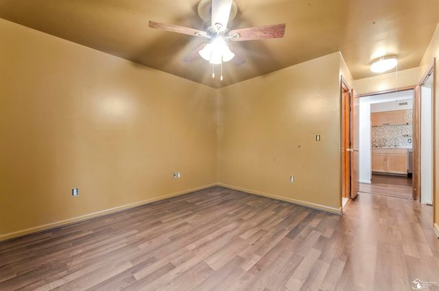2465 Riverside Drive 113, Trenton, MI 48183