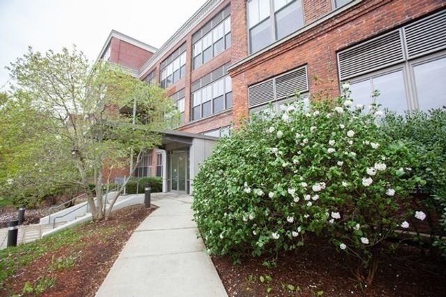 156 Porter Street 424, Boston, MA 02128