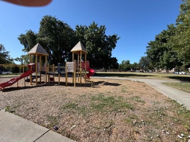4183 Brookfield Dr, Sacramento, CA 95823