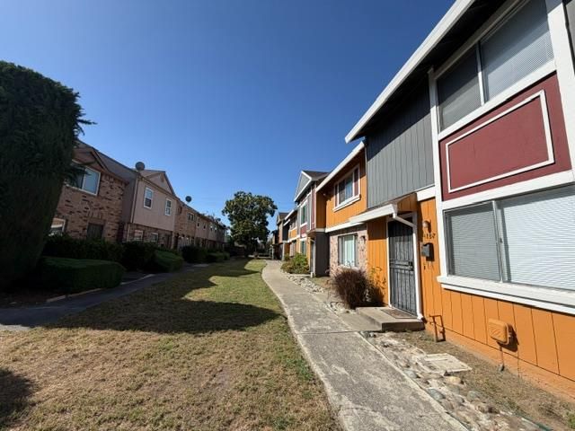 4183 Brookfield Dr, Sacramento, CA 95823