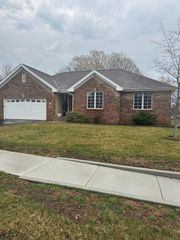 198 TRENT Lane, Loves Park, IL 61111