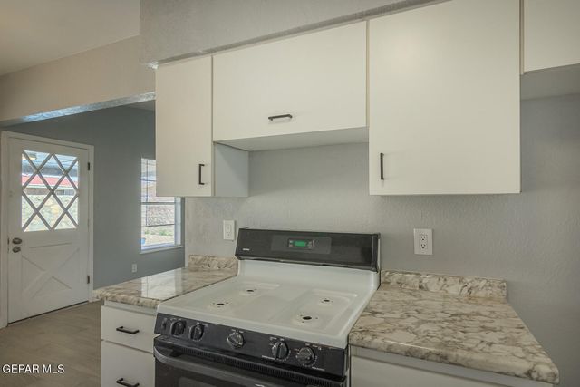 8747 PLAINS Drive, El Paso, TX 79907