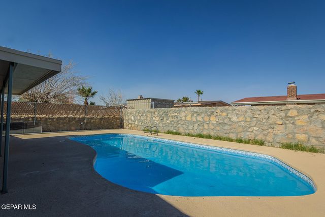 8747 PLAINS Drive, El Paso, TX 79907