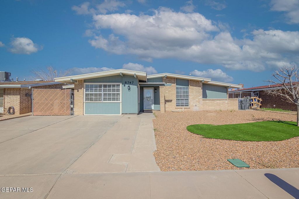 8747 PLAINS Drive, El Paso, TX 79907
