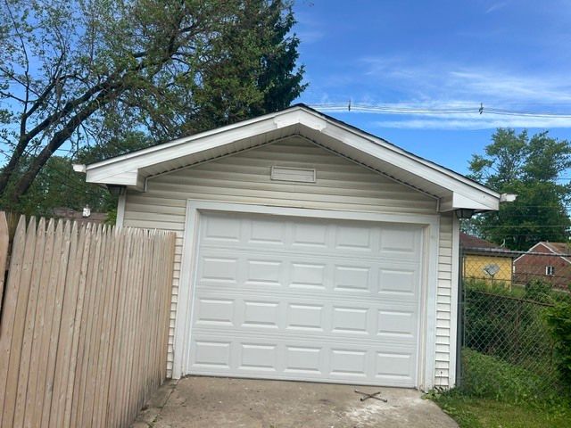 15524 Gouwens Lane, South Holland, IL 60473