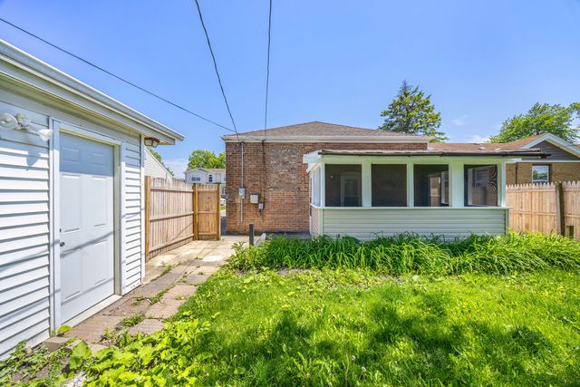 15524 Gouwens Lane, South Holland, IL 60473