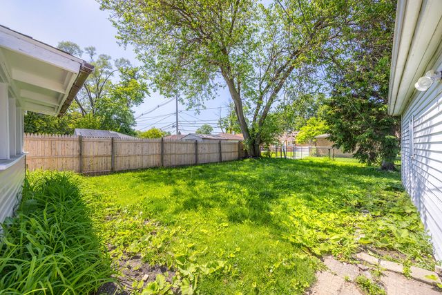 15524 Gouwens Lane, South Holland, IL 60473