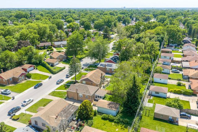 15524 Gouwens Lane, South Holland, IL 60473