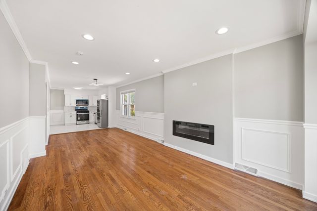 15524 Gouwens Lane, South Holland, IL 60473