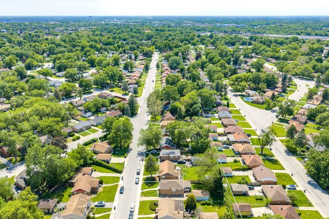 15524 Gouwens Lane, South Holland, IL 60473