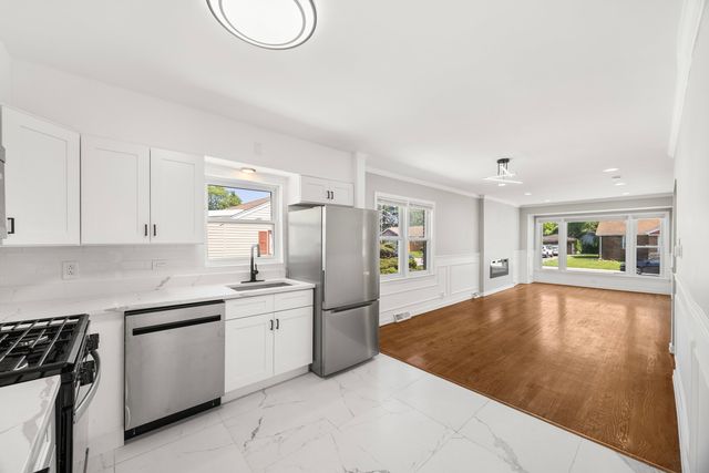 15524 Gouwens Lane, South Holland, IL 60473