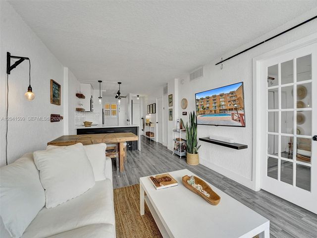 1777 SE 15th St 407, Fort Lauderdale, FL 33316