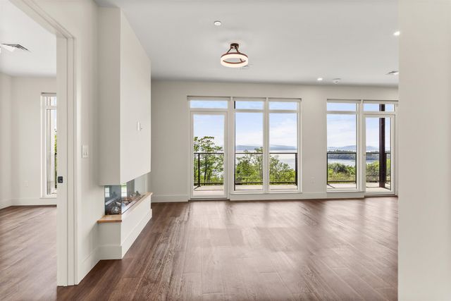 125 Cambrian Way Unit 607, Burlington, VT 05401