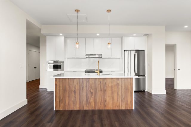 125 Cambrian Way Unit 607, Burlington, VT 05401