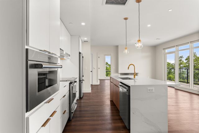 125 Cambrian Way Unit 607, Burlington, VT 05401