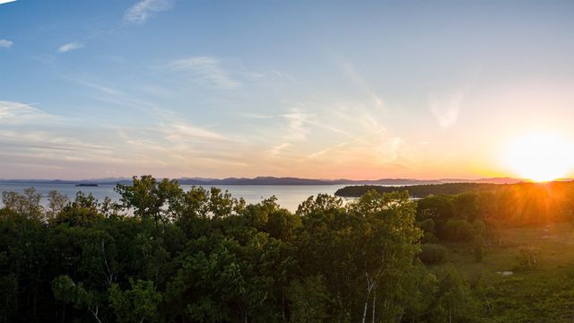 125 Cambrian Way Unit 607, Burlington, VT 05401