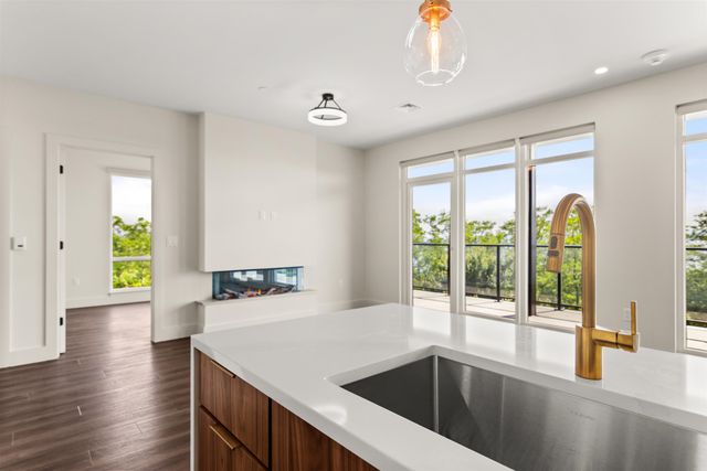 125 Cambrian Way Unit 607, Burlington, VT 05401