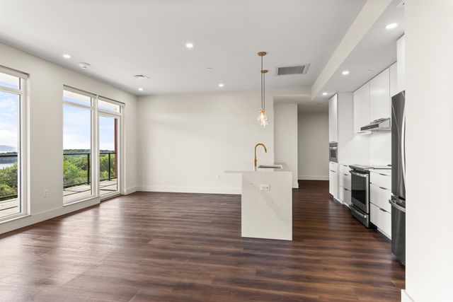 125 Cambrian Way Unit 607, Burlington, VT 05401